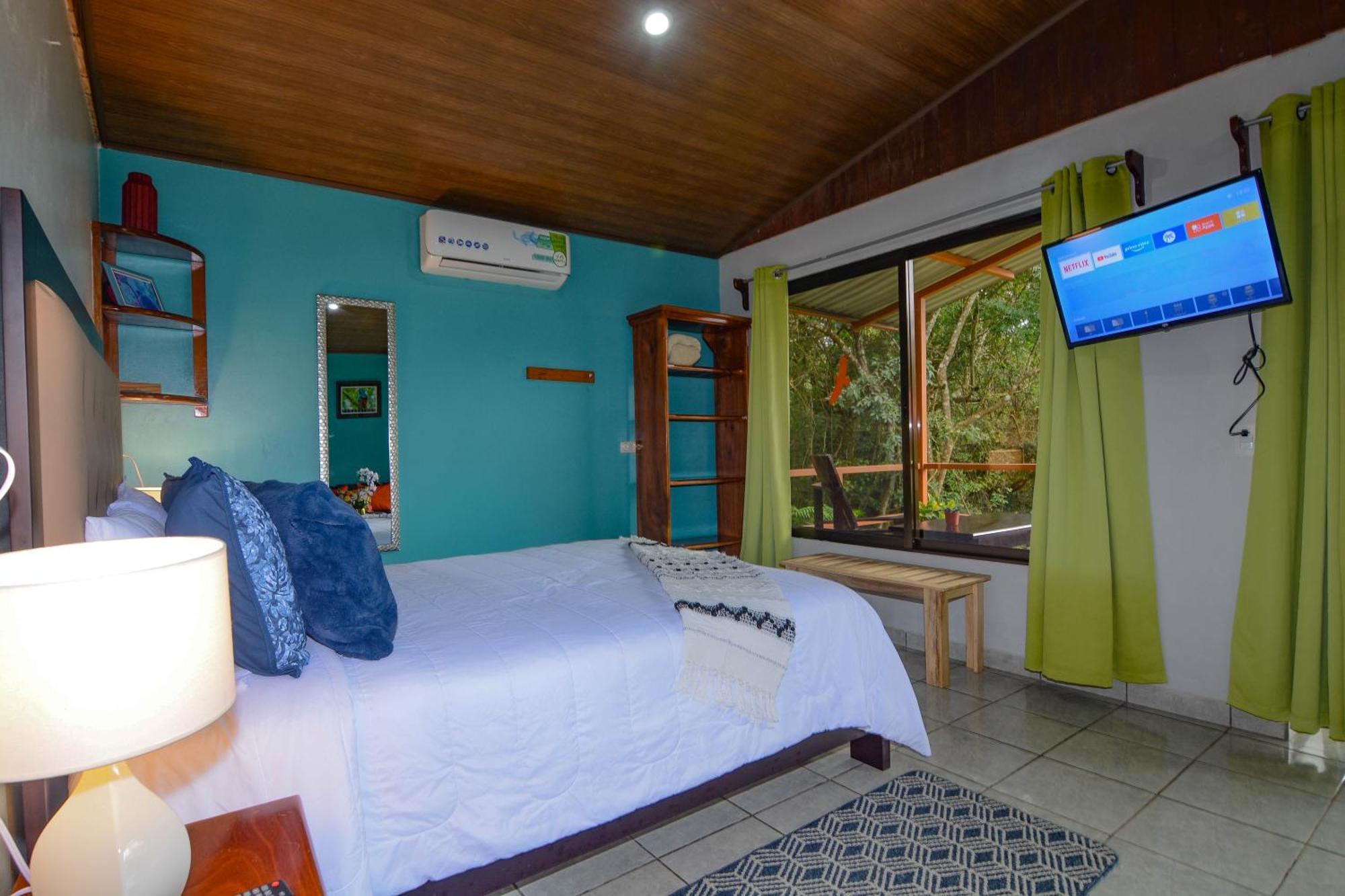 Las Marias Monteverde - Mountain View Cottages & Gardens